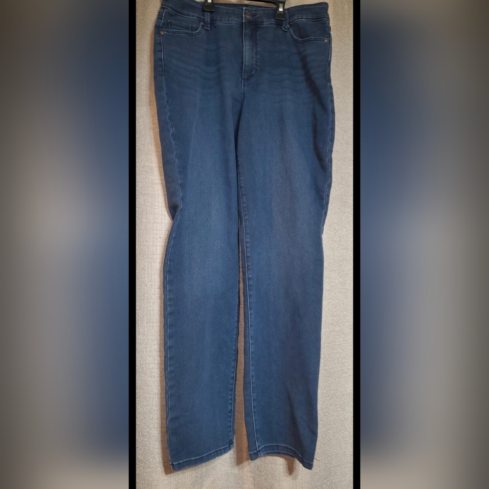 Bandolino Women's Blue Denim Amy Straight leg Jeans Stretch‎ Size 12 Fall 2023